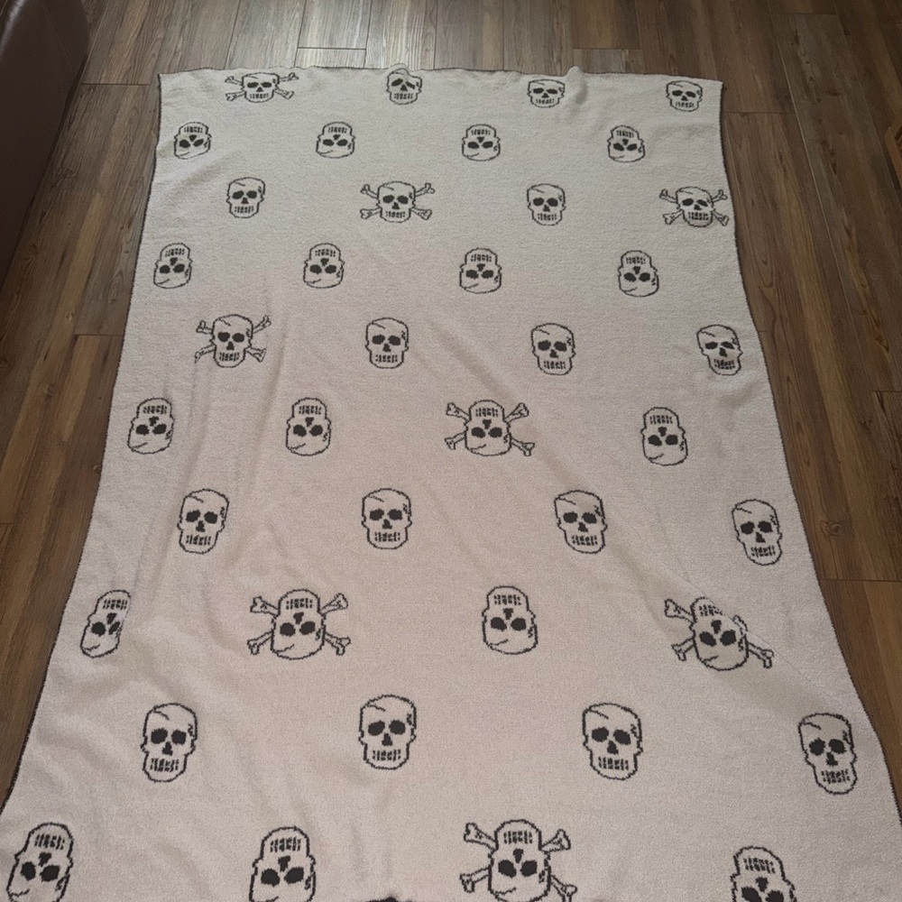 Barefoot Dreams Skull Throw Blanket - Picture 2 of 4